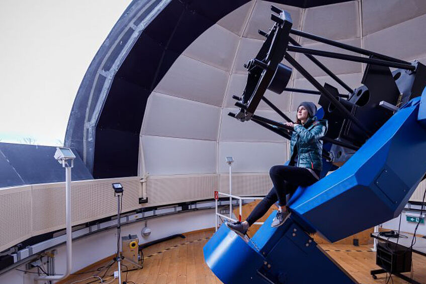 Verena Fürnkranz - student at observatory. Photo: © derknopfdrücker/University of Vienna